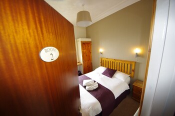 The Strathmore Guestroom
