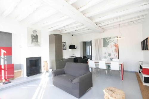 Le Petit Loft Hotel Description