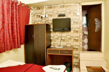 Hotel New Shalimar Guestroom