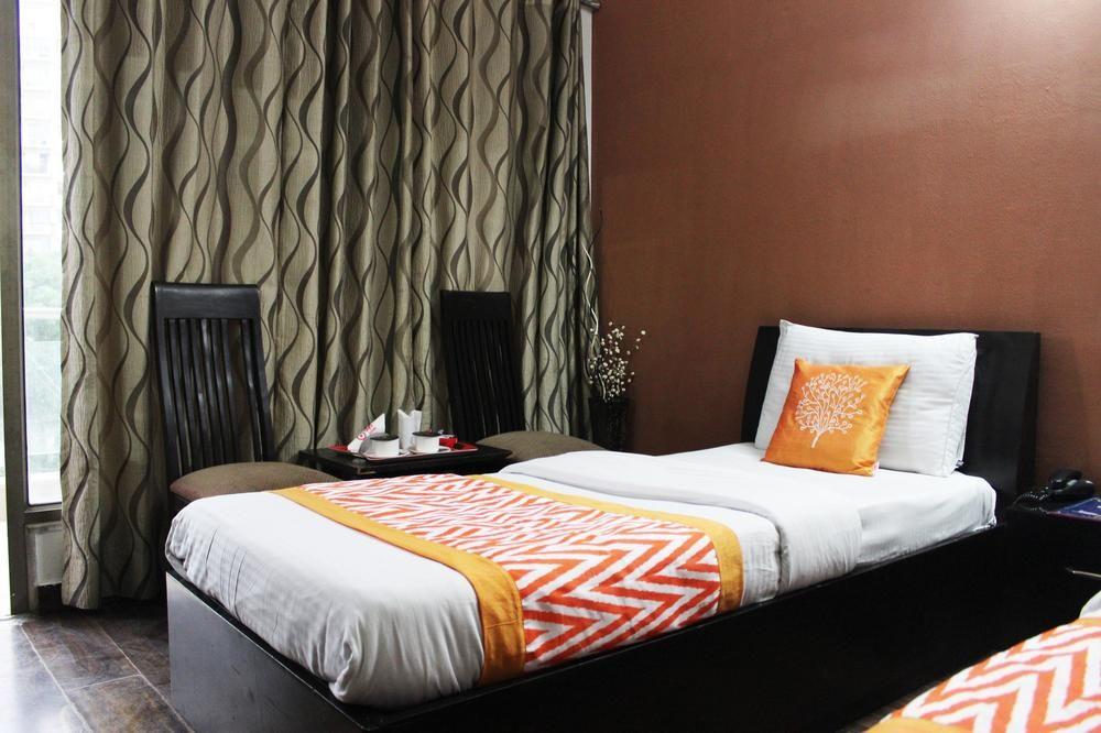 Oyo Rooms Huda Metro Station 