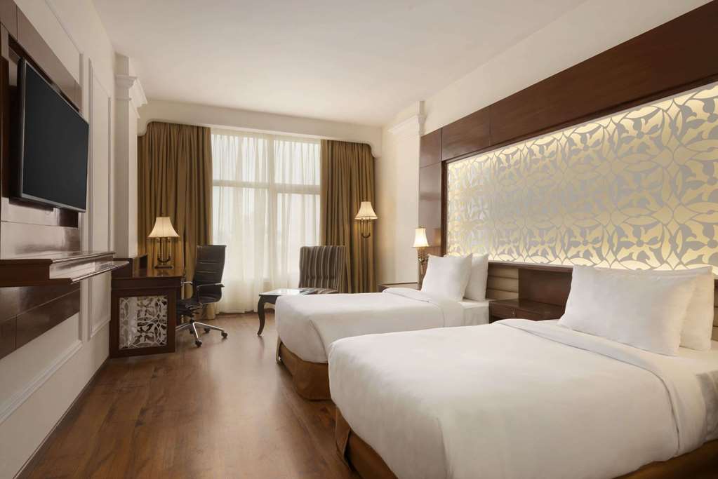 Ramada Plaza Chandigarh Zirakpur Guest room