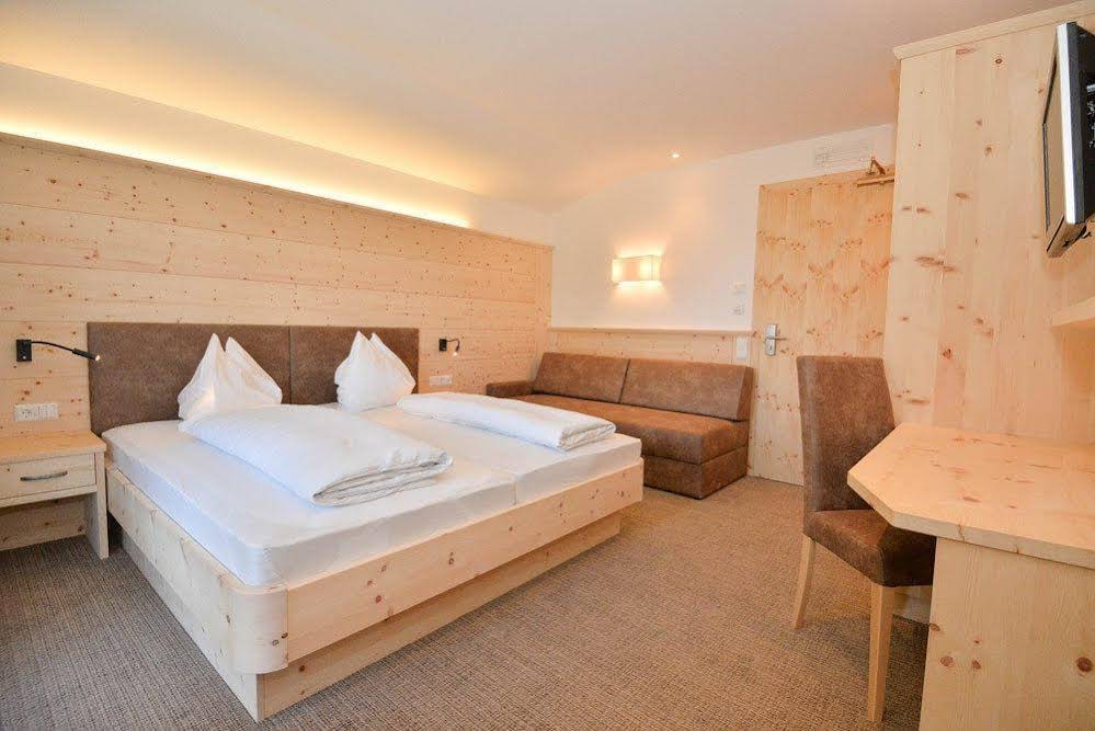 Hotel Fernblick (هتل فرنبلیک) 