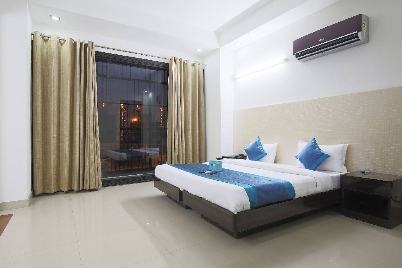 Fabhotel Exotica Noida Expressway 