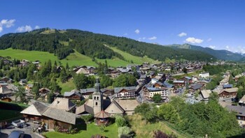 Apartment With In Morzine With Wonderful Mountain View Te (آپارتمان با این مورزین با ووندرفول مونتین ویو ت) Aerial View