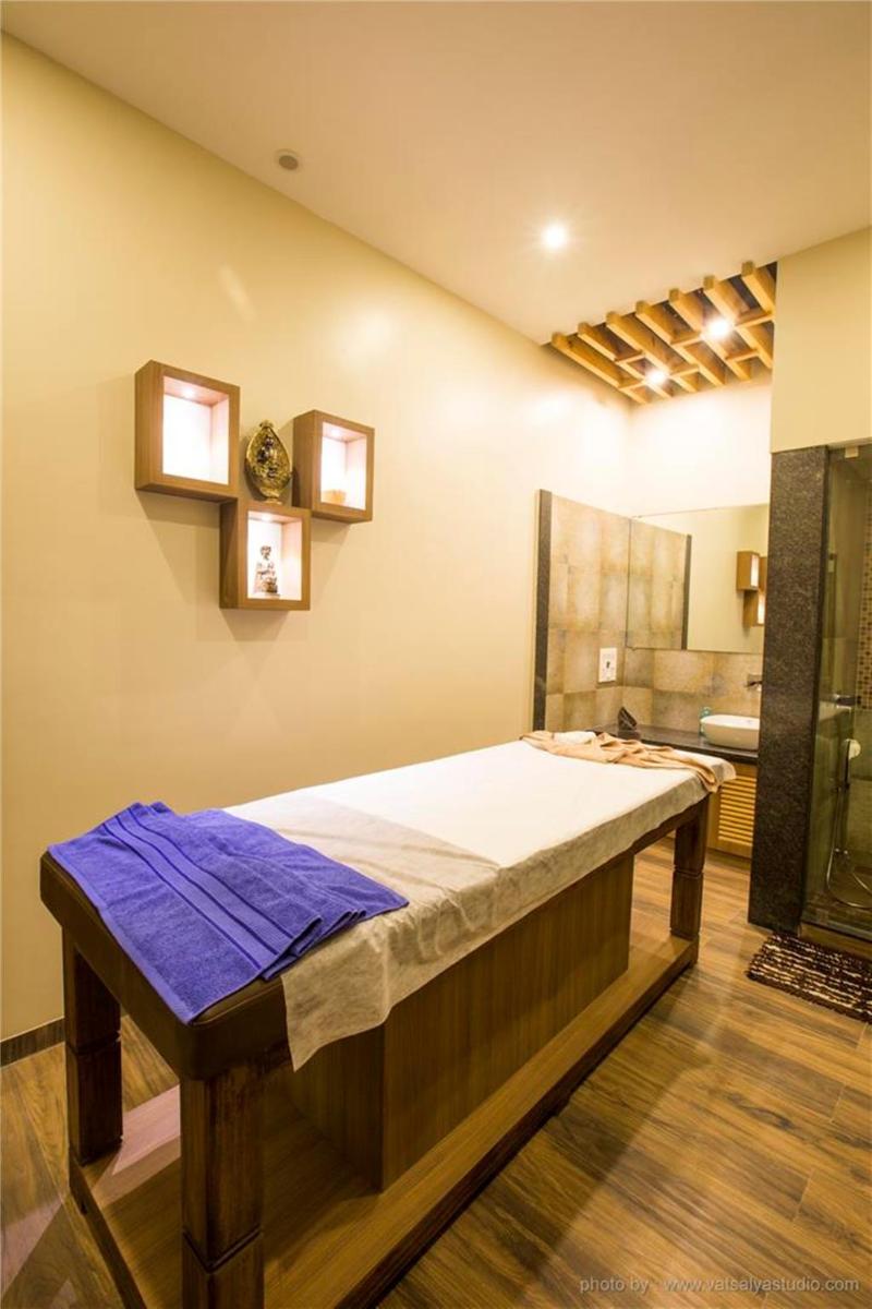 Vits Shalimar Hotel (ویتس شالیمار هتل) 