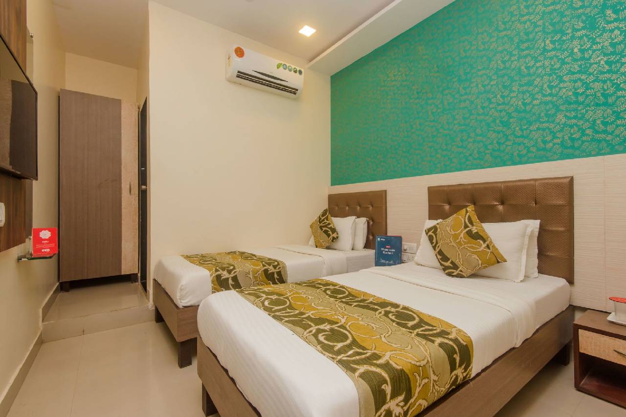 Oyo 8678 Hotel Golden Nest 