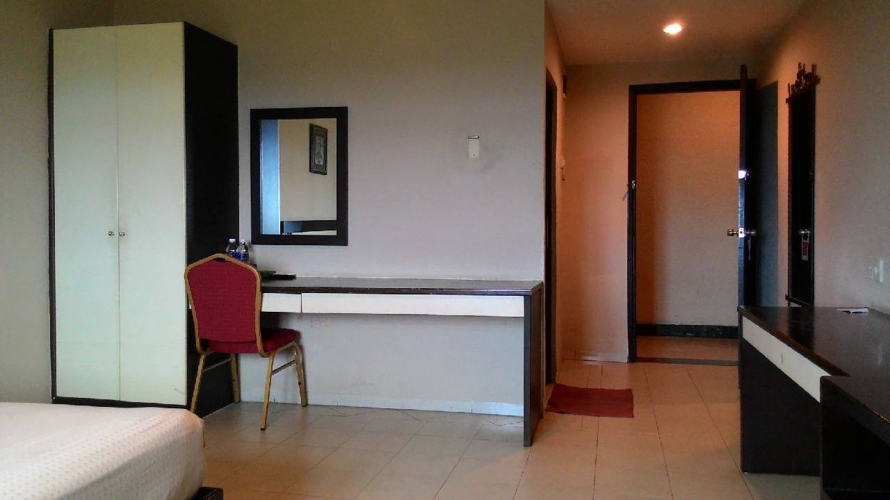 Sky View Hotel (اسکای ویو هتل) 