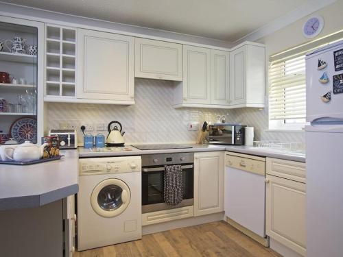 2 Avon Quillet Kingsbridge 
