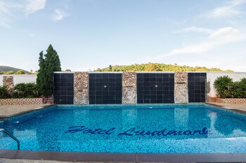 Hotel Landmark Outdoor Pool