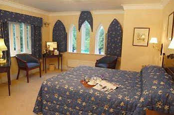 Glen Yr Afon House Hotel 