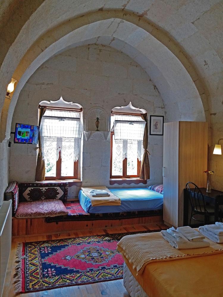 Karadut Cave Hotel (كارادوت كاو هتل) 