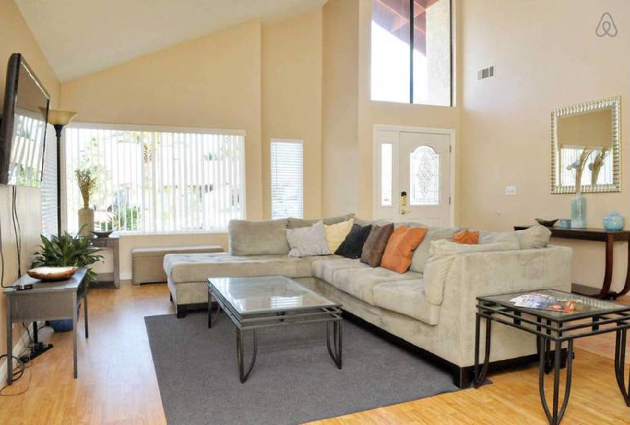 Luxury 4br 8min To Las Vegas Strip (لاکچری ۴بر ۸مین تو لاس وگاس استریپ) 