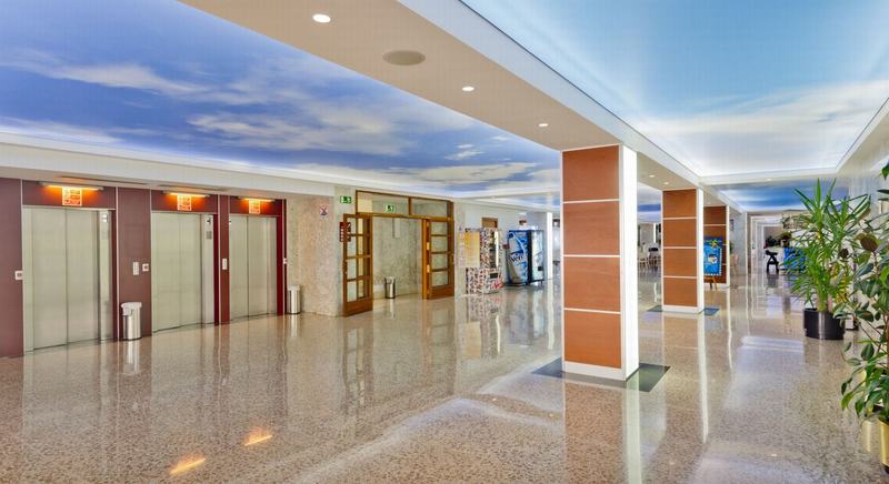 Ght Oasis Park & Spa Lobby