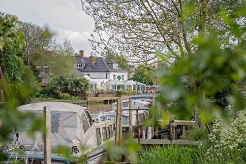 Waveney House Hotel 