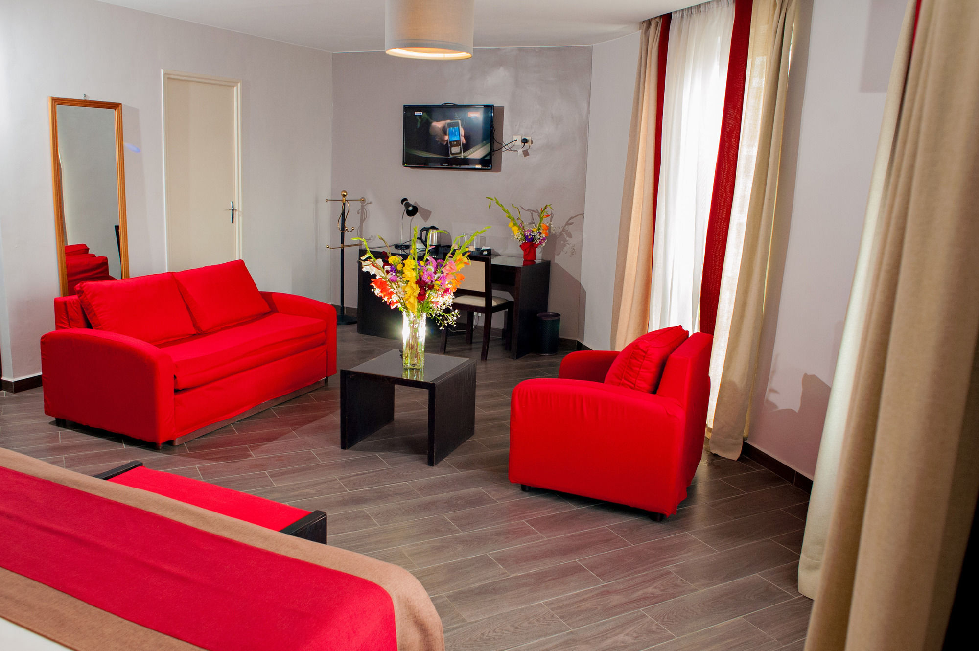 Le Grand Mellis Hôtel & Spa (ل گرند ملیس هôتل و اسپا) 