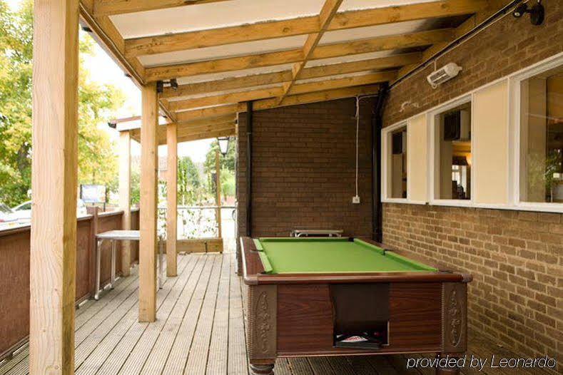 Highwayman Hotel (هایویمان هتل) 