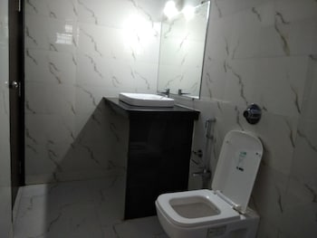 Swati Hotel Bathroom