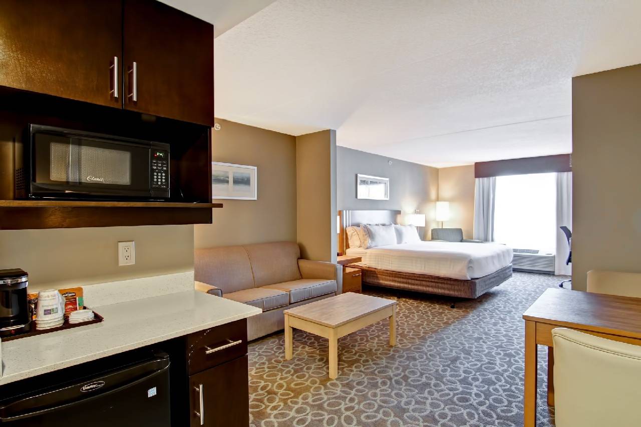 Holiday Inn Express and Suites Oshawa Downtown Find Your Perfect