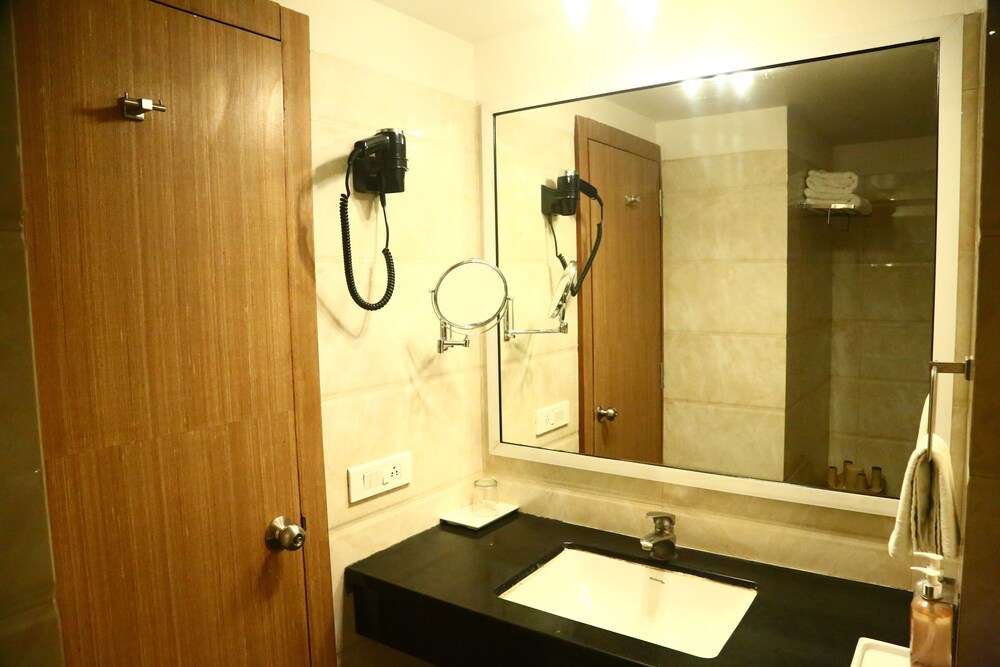 Castle Inn Bathroom