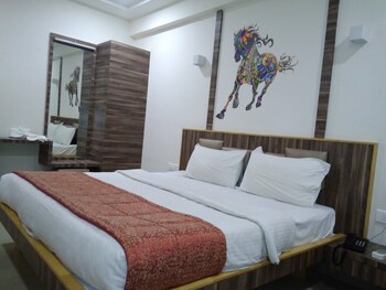 Hotel Sivaranjani Guestroom