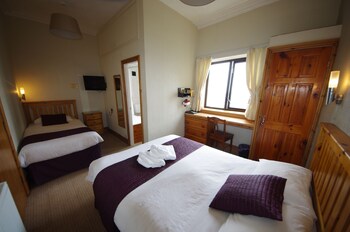 The Strathmore Guestroom