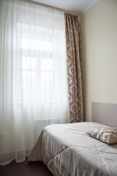 Rus Hotel Guestroom