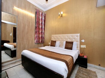 Oyo 966 Hotel Sallow International Guestroom
