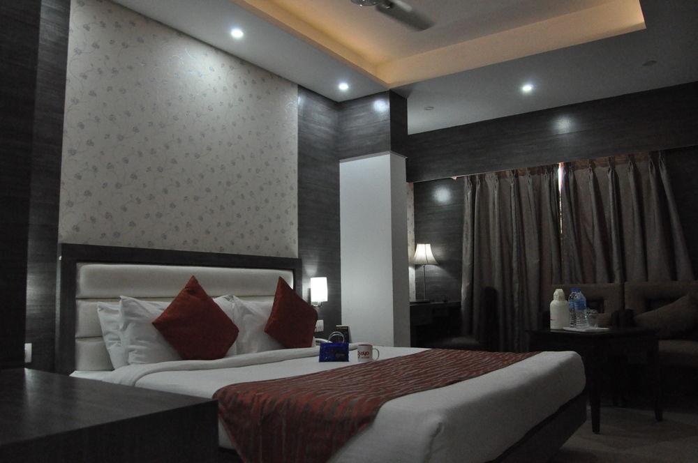 Oyo Premium Gwalior City Centre 
