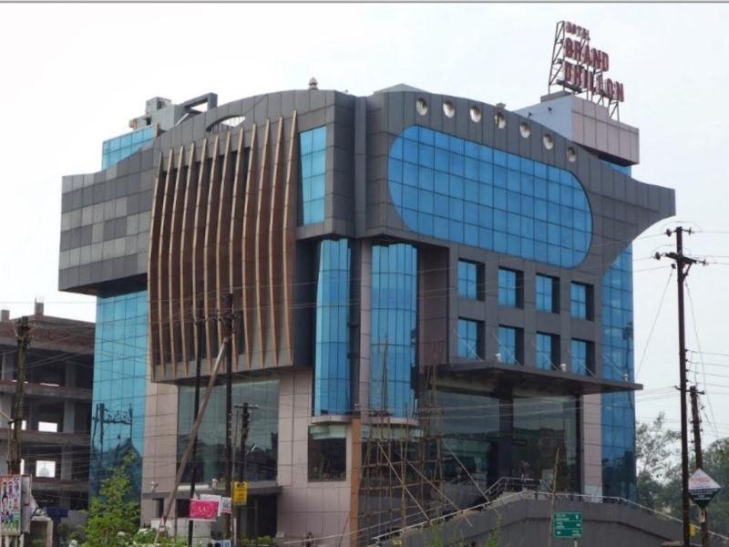 Hotel Grand Dhillon 