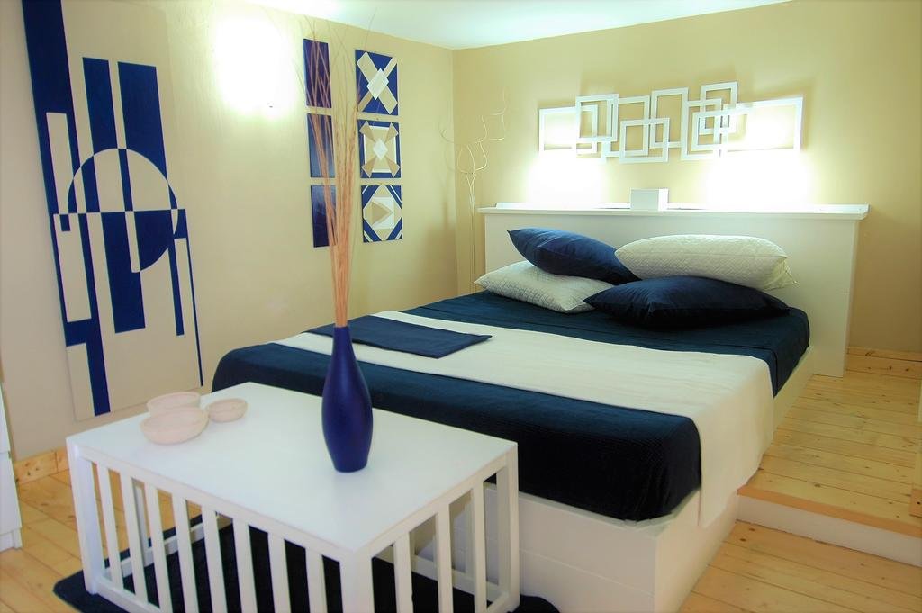 Virna House 