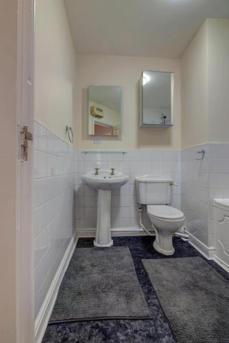 Bright Spacious 2br Central Manchester Flat For 4 