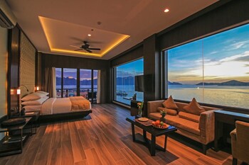 Two Seasons Coron Bayside Hotel (توو سیزنس كورون بیسید هتل) Guestroom