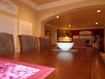 () In-Room Dining  () In-Room Dining