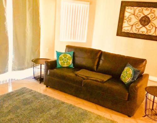 Spectacular Condo 1 Block From Lvcc 1 Mile To Wynn 