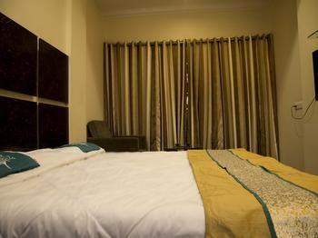 Oyo Rooms Athwa Gate Surat 