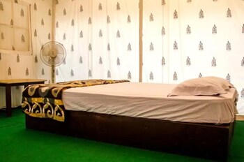 Tide Exotica By Pande Bar & Restaurant Guestroom