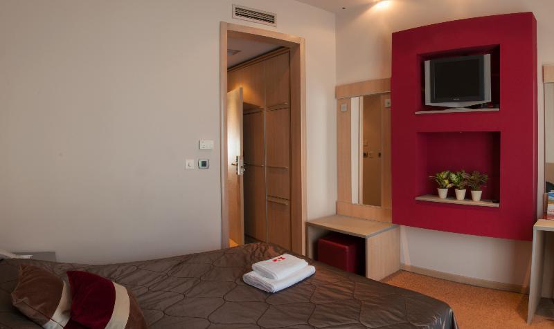 Vigor Hotel Room