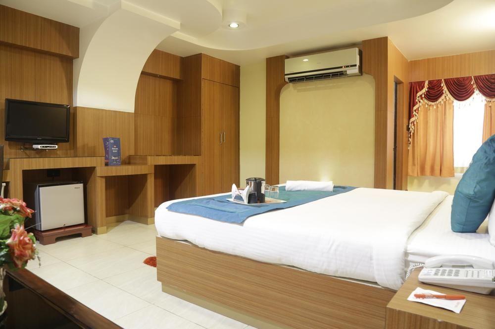 Oyo Rooms Main Road Ranchi Club 
