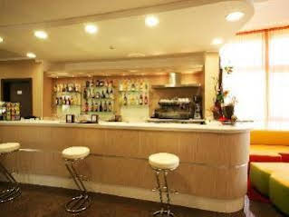 Record Hotel 