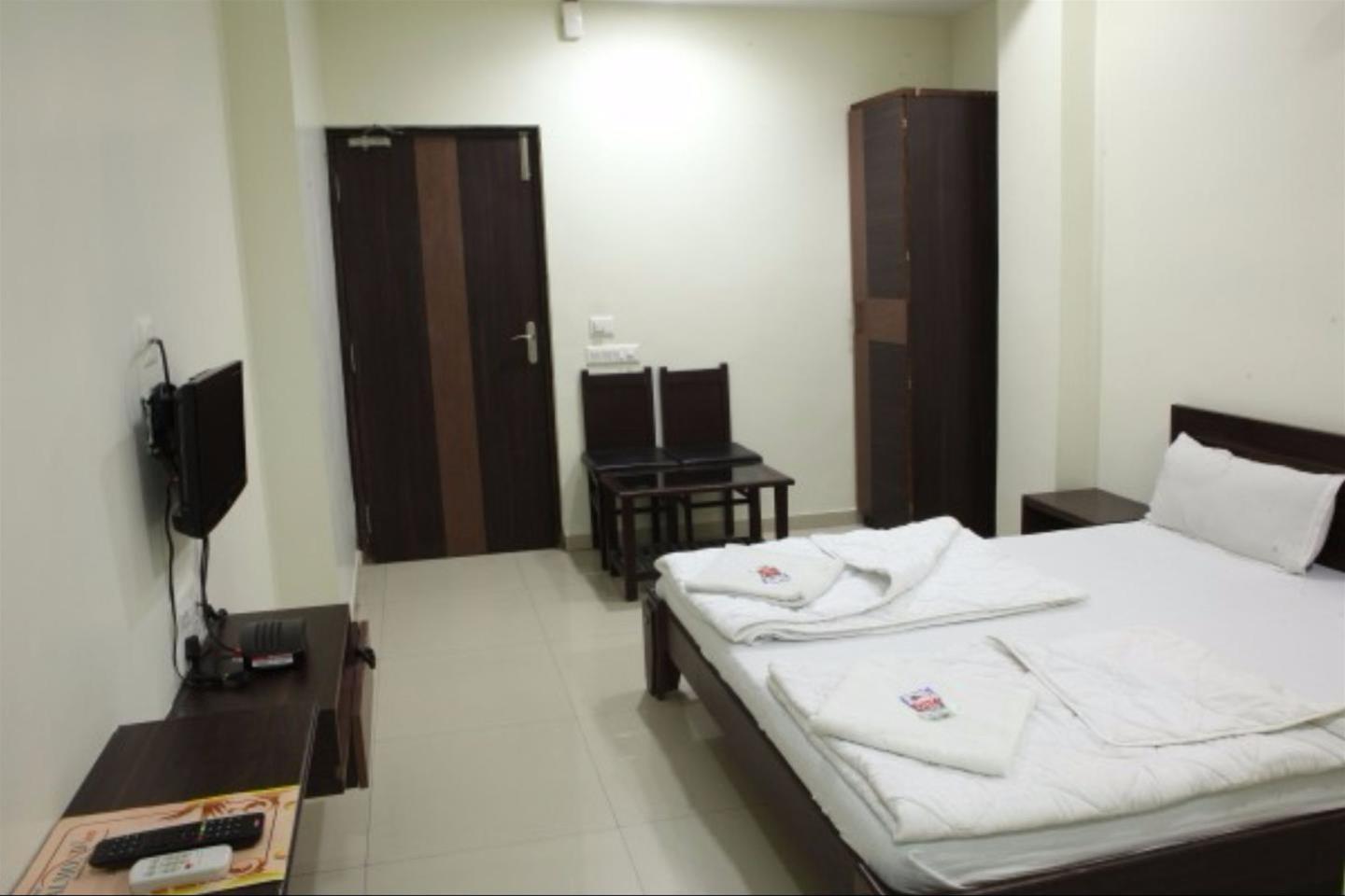 Hotel Almond Inn 