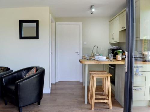 The Wee Cabin Uk5856 