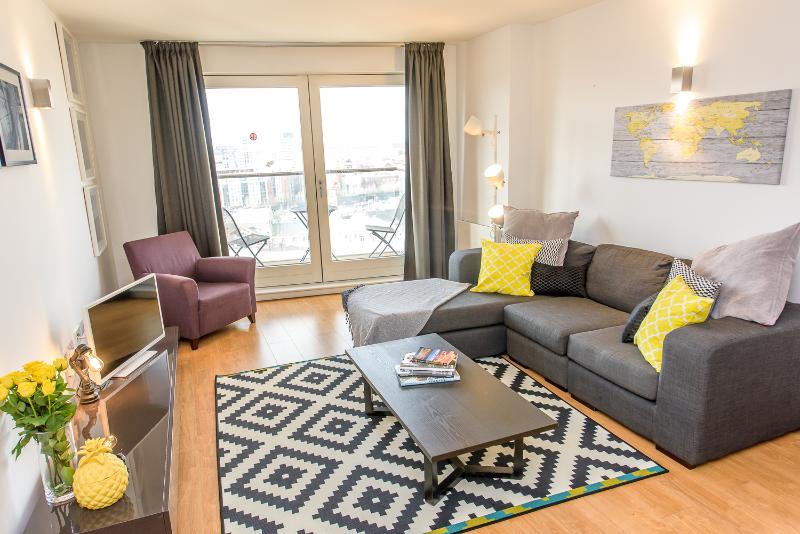 Approved Serviced Apartments Skyline Room