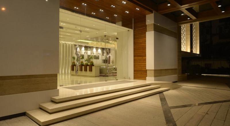 Genesis Hotel Near Mumbai Airport General view