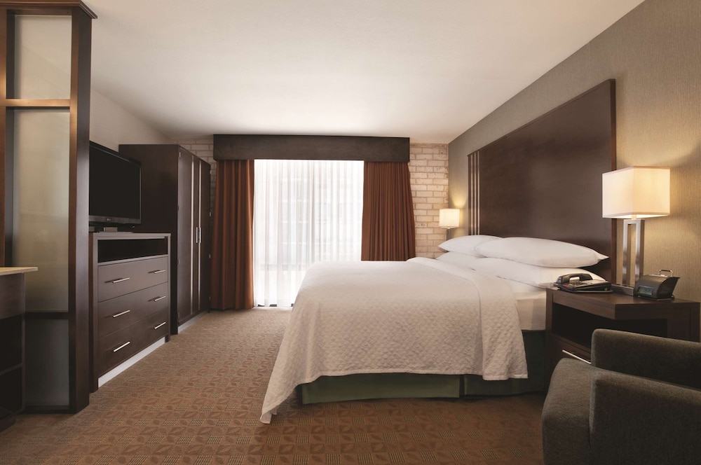 Embassy Suites Corpus Christi - photo 3