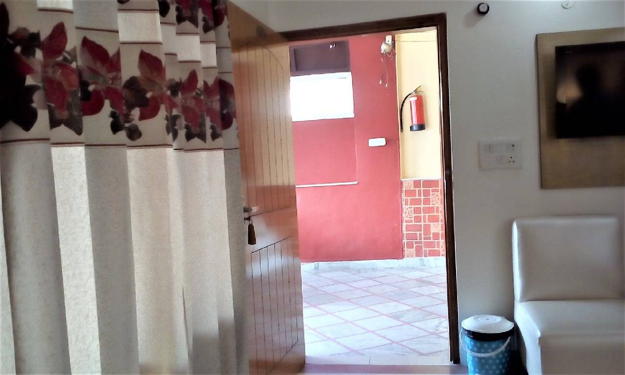 Hotel Ganesha Inn 