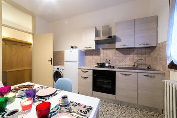 Isa Apartment 3 In-Room Kitchen