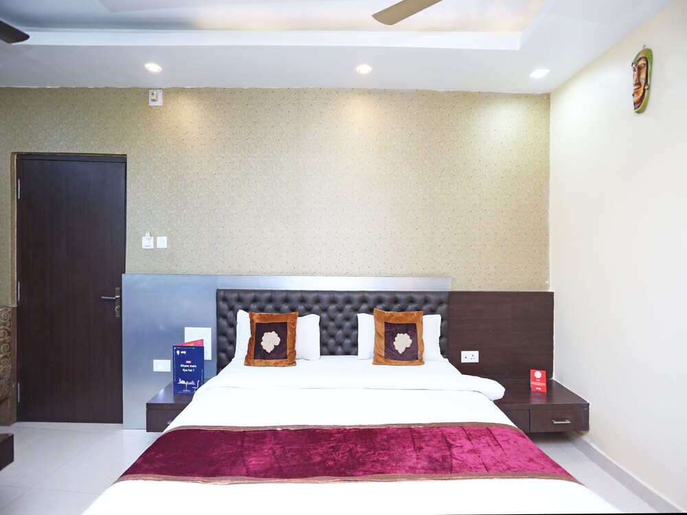 Treebo Trend Archie Regency Guestroom