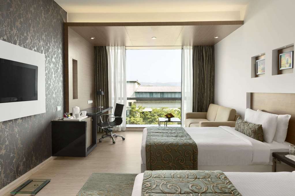 Ramada Navi Mumbai Guest room
