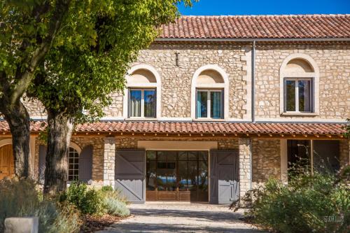 0304 La Bastide De Charme 14p. Noves (۰۳۰۴ لا باستید د چارم ۱۴پ. نووس) 