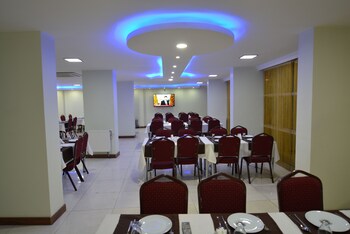 Grand Aga Hotel (گرند آگا هتل) Breakfast Area